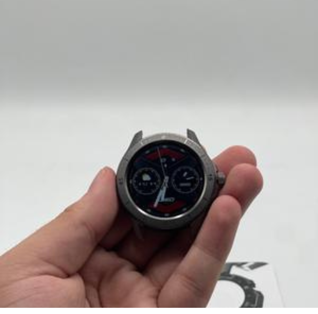 Sk 22 Smart Watch - 2 Strips and 2 Metallic Display Covers